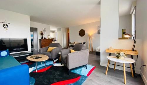 Apartment with Shower