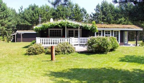 Three-Bedroom Holiday Home 