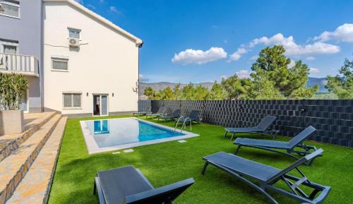 Seven Bedroom Villa