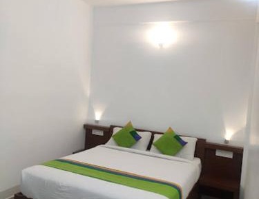 Deluxe Double Room (2 Adults + 1 Child)