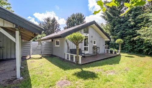 Three-Bedroom Holiday Home 