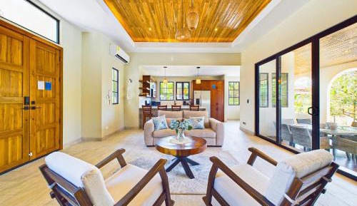 Four-Bedroom Holiday Home