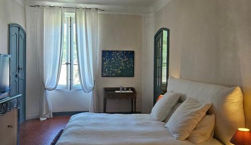 Suite with Garden View