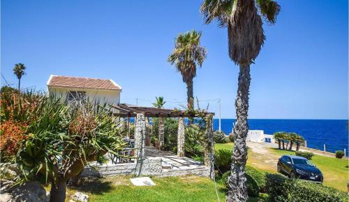 One-Bedroom Holiday Home