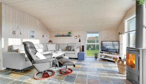Three-Bedroom Holiday Home 