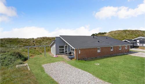 Four-Bedroom Holiday Home