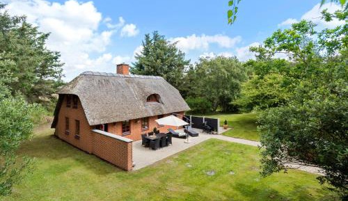 Four-Bedroom Holiday Home
