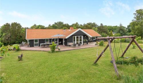 Four-Bedroom Holiday Home