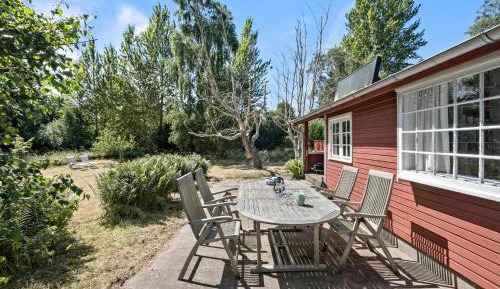 One-Bedroom Holiday Home