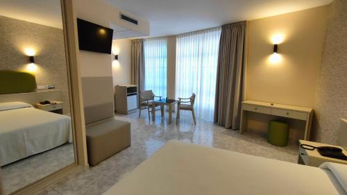 Queen Room with Sea View