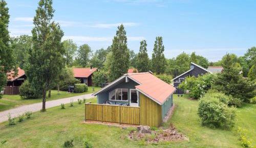 One-Bedroom Holiday Home