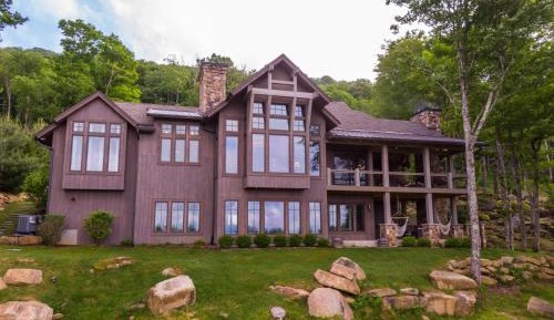 Five-Bedroom Holiday Home