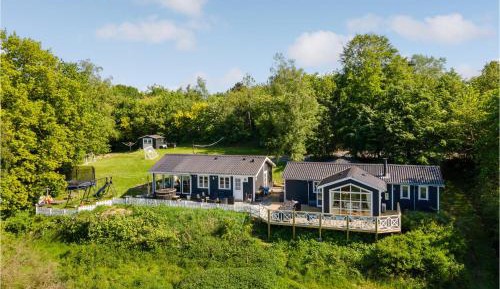 Six-Bedroom Holiday Home