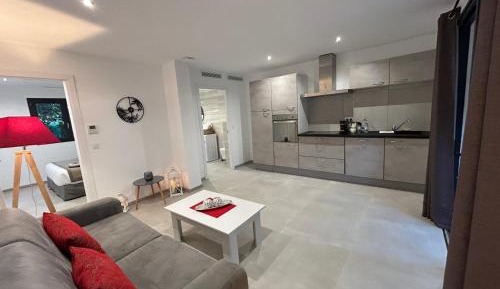 Apartment with Garden View