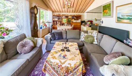 Three-Bedroom Holiday Home 