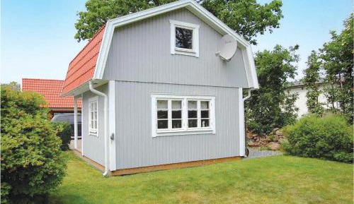 One-Bedroom Holiday Home