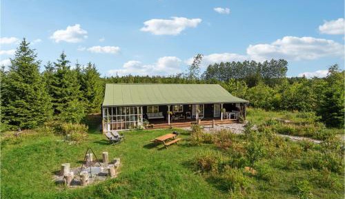 Three-Bedroom Holiday Home 