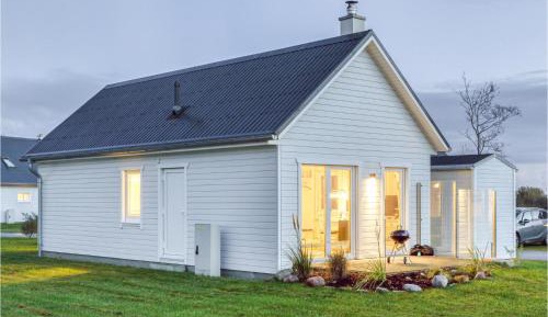 One-Bedroom Holiday Home