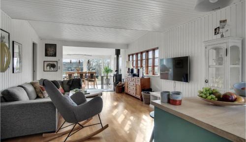 Three-Bedroom Holiday Home 