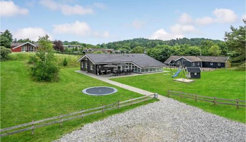 Six-Bedroom Holiday Home