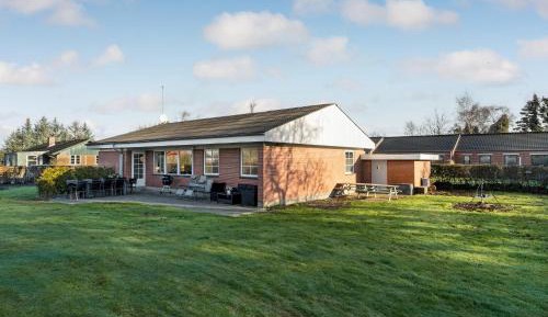 Four-Bedroom Holiday Home