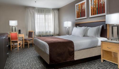 Meadows Deluxe Room 1 King