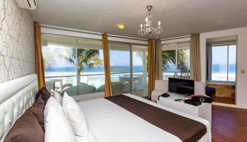 Queen Suite with Spa Bath and Sea View