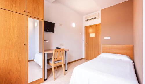 Budget Single Room