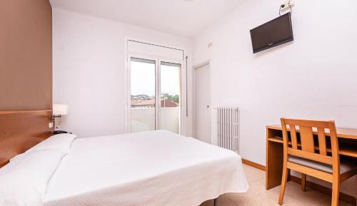 Twin Room with Shower