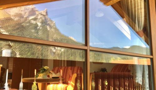 Apartment with Mountain View