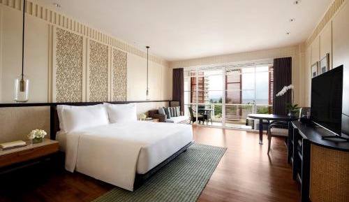 Premium King Room with Ocean View