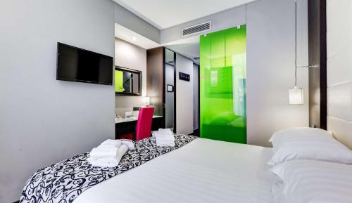 Standard Queen Room