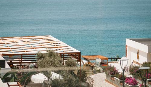 Deluxe Double Room with Balcony and Sea View