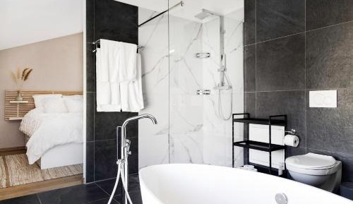 Deluxe Double Room with Bath