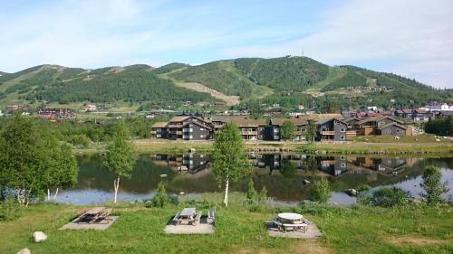Apartment with Mountain View