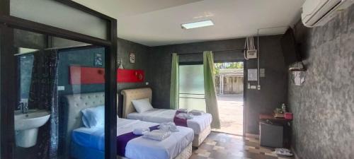 Deluxe Double or Twin Room with Mountain View