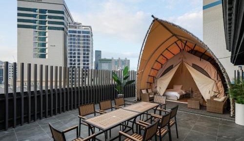 Glamping Party Room