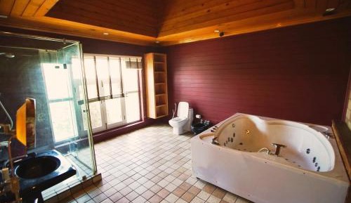 King Room with Spa Bath