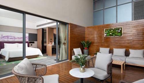 Deluxe Double Room with Garden View