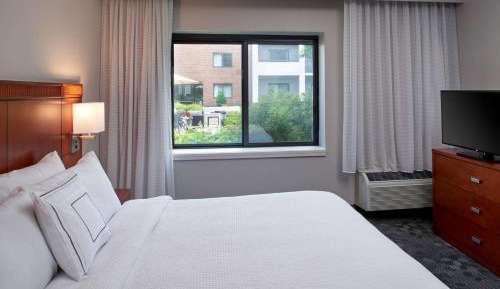 Hearing Accessible Guestroom King