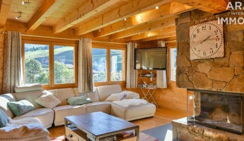 Chalet (18 Adults)
