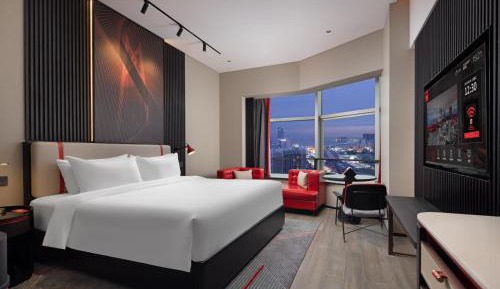 Deluxe Queen Room