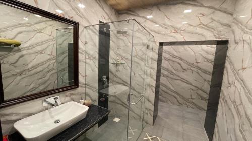 Deluxe King Suite