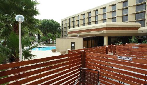 King Room with Pool View - Ground Floor