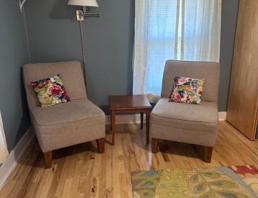 Deluxe Queen Suite