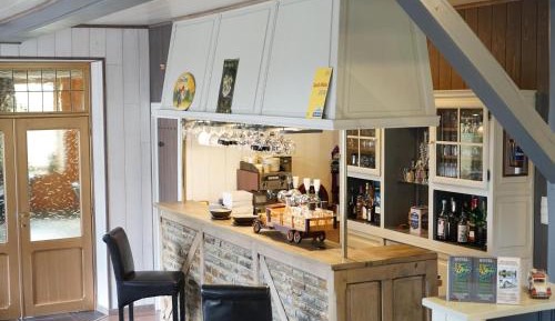 Thirteen-Bedroom Holiday home