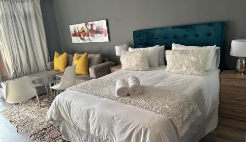 King Studio with Sofa Bed