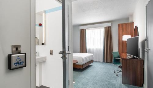 Queen Room - Mobility Access
