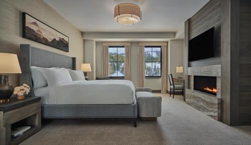 Peak Four Bedroom Grand Residence