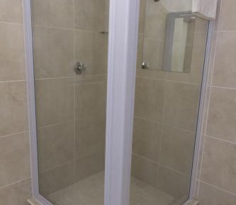 Luxury Queen Room - 2